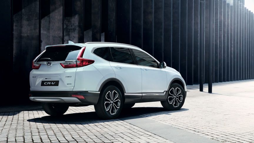 Honda CR-V Hybrid, Heckansicht, auf der Straße geparkt
