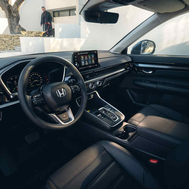 Honda CR-V Hybrid SUV, 3/4-Ansicht des Innenraums.