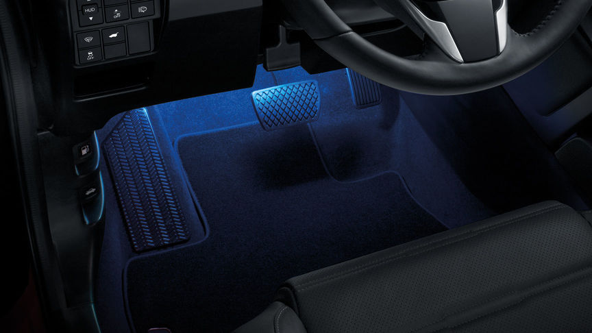 Nahaufnahme der Beleuchtungen aus dem Illumination-Paket des Honda CR-V Hybrid.