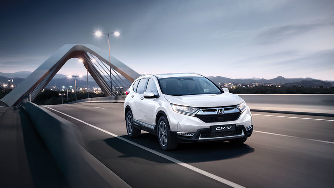 Nahaufnahme des Honda CR-V Kraftstoffpanels 