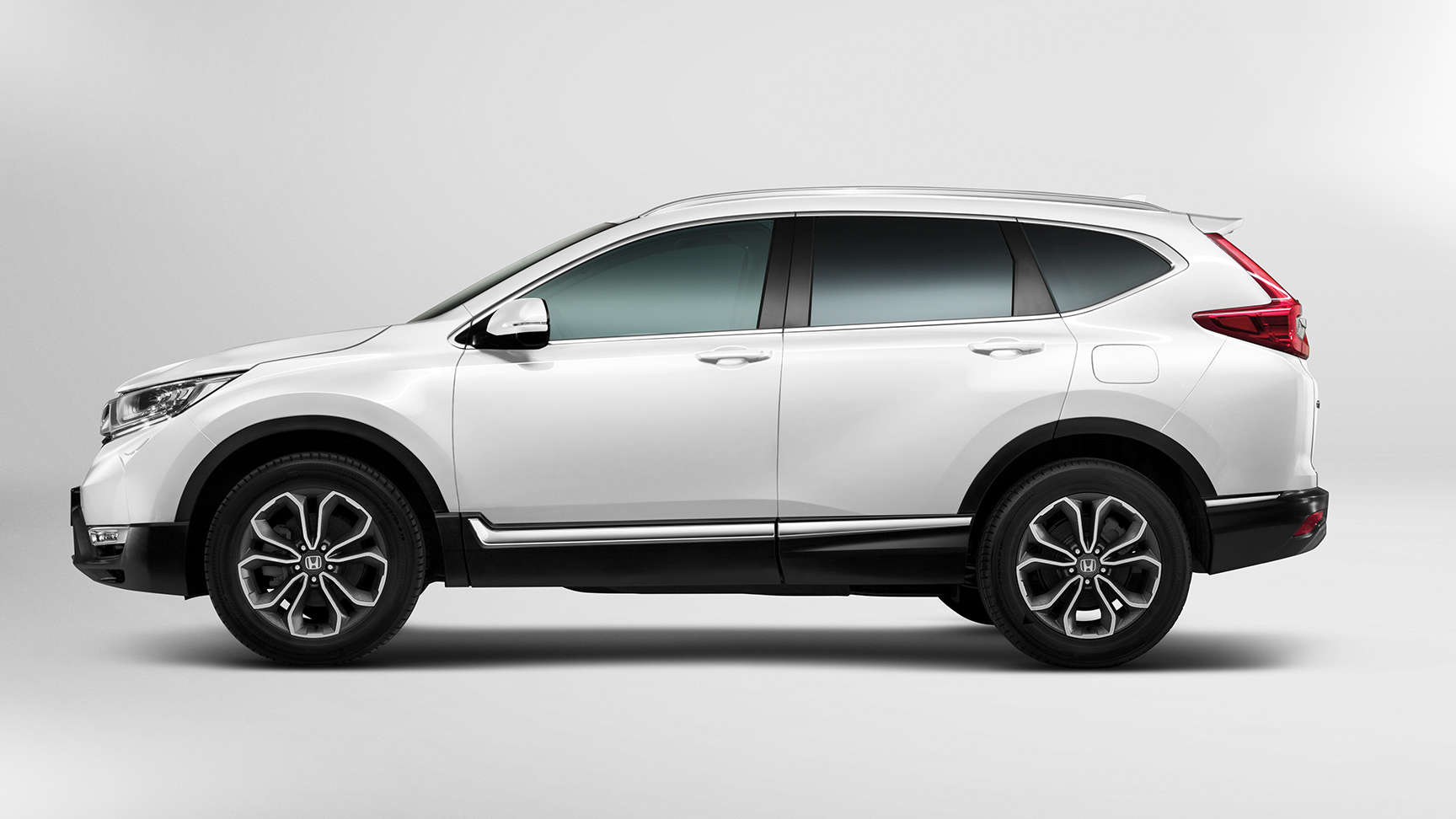Seitenansicht eines Honda CR-V im Studio