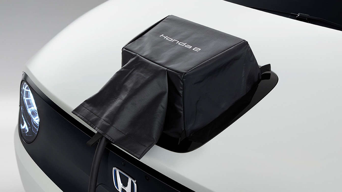 Anschlussabdeckung des Honda e Power Chargers, Nahaufnahme.