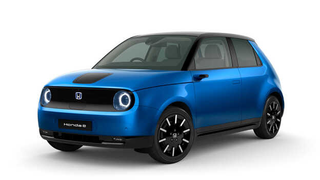 Honda e in Premium Crystal Blue Metallic, 3/4-Seitenansicht.