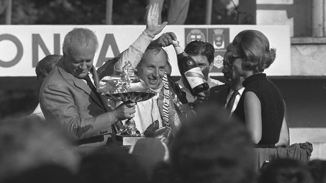 John Surtees bei unserem zweiten Formel-1-Sieg in Monza.