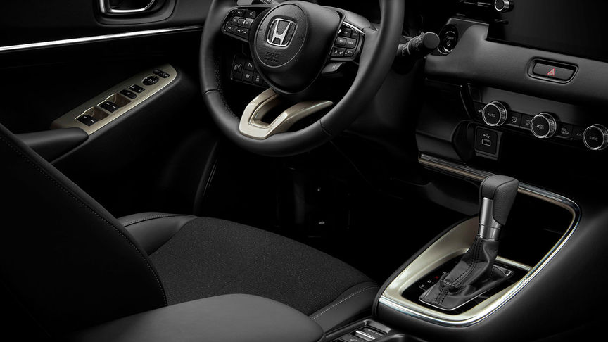 Honda HR-V Hybrid, Ilmenite Titanium-Innenraumpaket