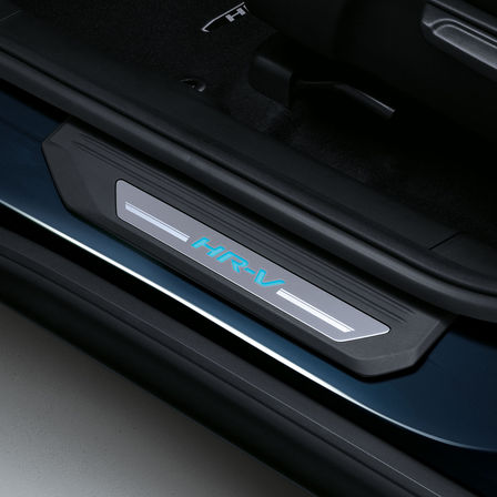Seitenansicht des beleuchteten Türschwellers des Honda HR-V