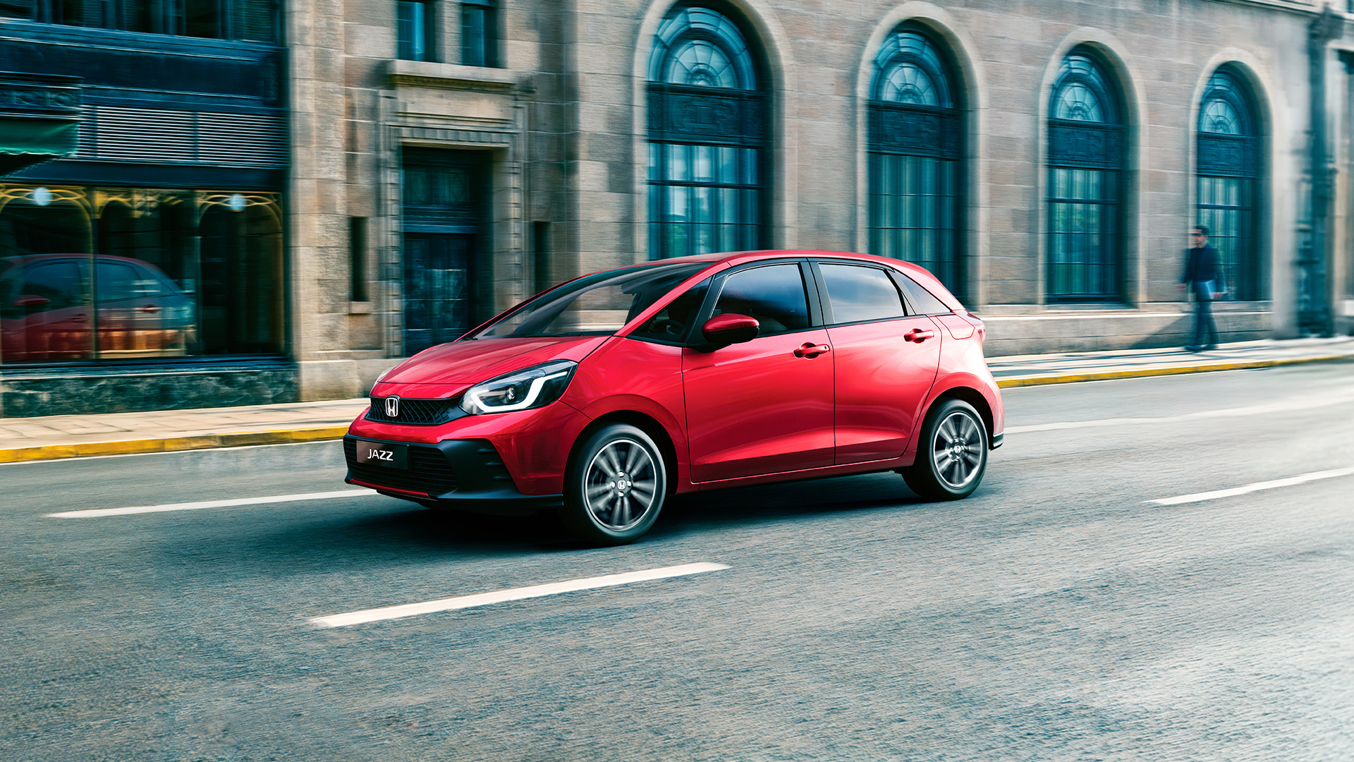 3/4-Frontansicht Honda Jazz beim Fahren in der Stadt.