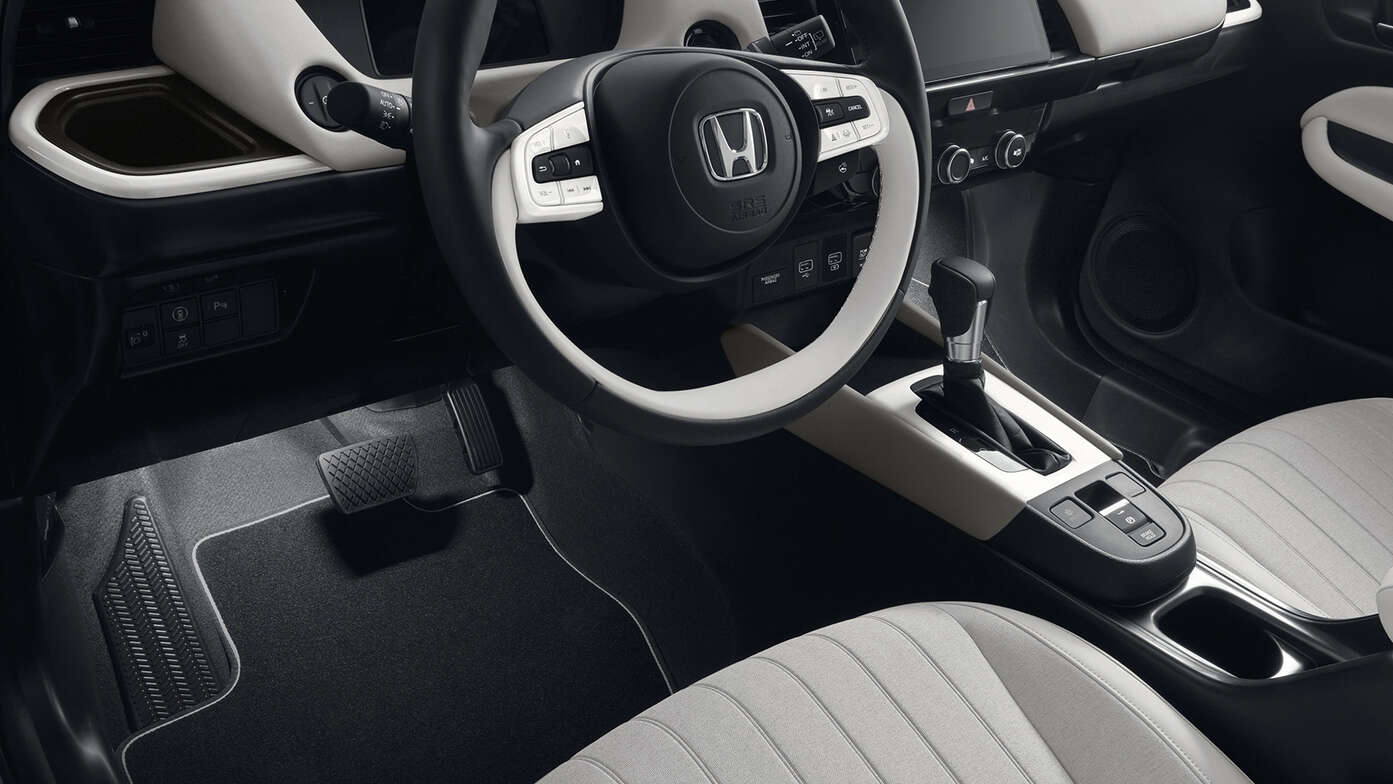 Honda Jazz Hybrid, Nahaufnahme des Innenraums mit Beleuchtungs-Paket.