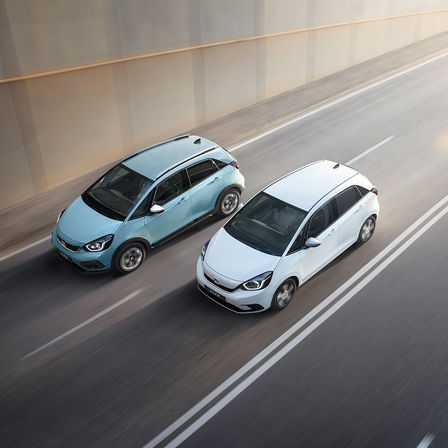 Der Honda Jazz und der Jazz Crosstar bieten dank des einzigartigen e:HEV-Hybridsystems mit drei Antriebsmodi alle Vorteile eines Vollhybriden. Die dynamischen, effizienten Hybridmodelle vereinen hervorragendes Ansprechverhalten mit einem stilvollen Äußeren.