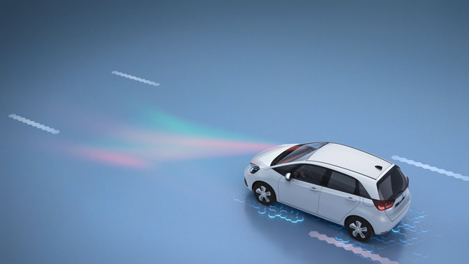 Honda CR-V, Frontansicht bei der Fahrt mit aktiviertem Spurhalteassistenten (RDM)