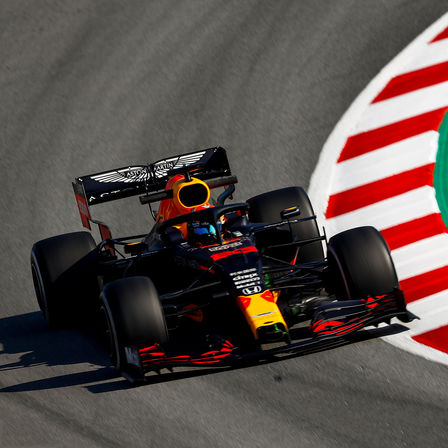 Detailaufnahme des Aston Martin Red Bull Formel-1-Rennwagens.