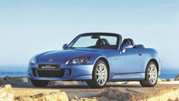 Dreiviertel-Vorderansicht des Honda S2000.