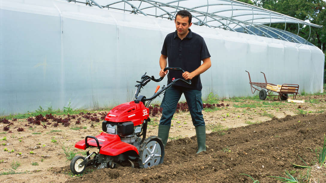 Motorfräse, Verwendung nach Modell, Gartenumgebung.
