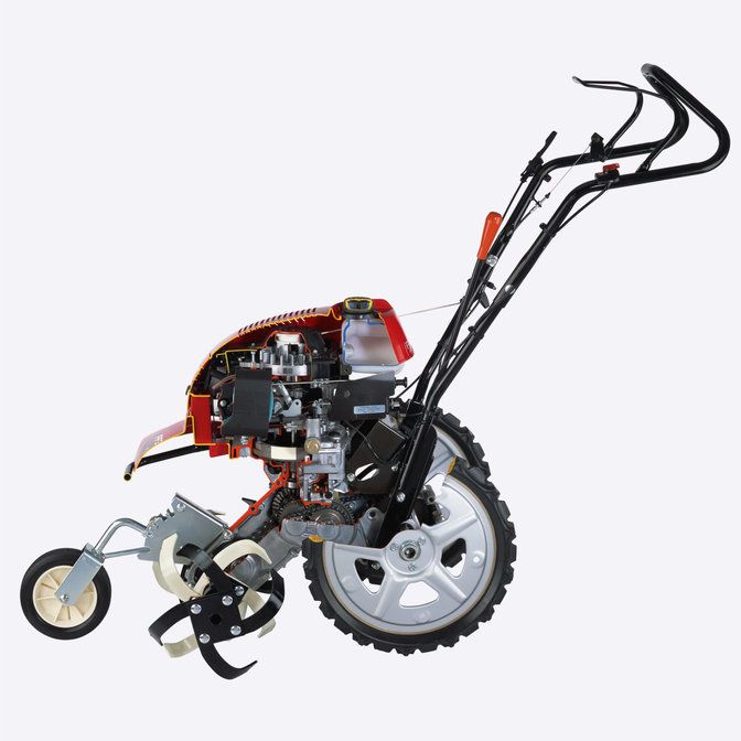 Seitenansicht Motorfräse, Darstellung des Motors.