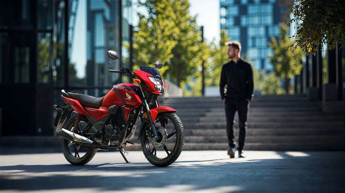 Abgestellte Honda CB125F