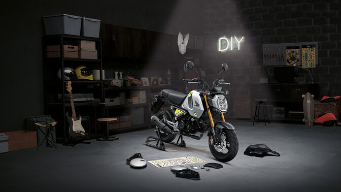 Honda MSX125 Grom, 3/4-Frontansicht im Studio