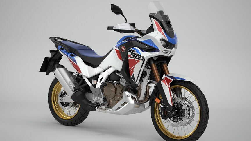 Honda CRF1100 Africa Twin, 3/4-Frontansicht von rechts, Studioaufnahme