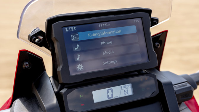 Honda Africa Twin, Nahaufnahme des TFT-Displays, Bluetooth
