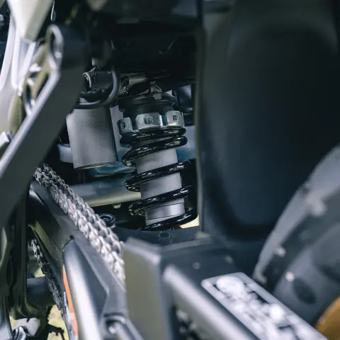 Nahaufnahme der Xl750 Transalp-Federung.