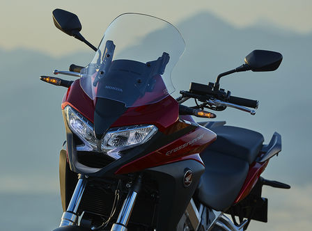 VFR800X, ¾-Frontansicht von links