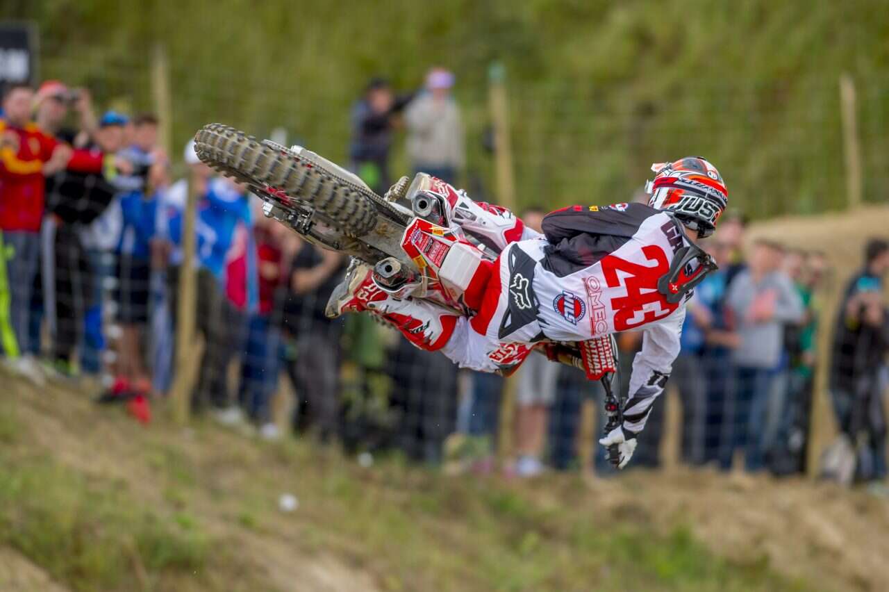 Tim Gajser beim Sprung mit einer Honda CRF450R