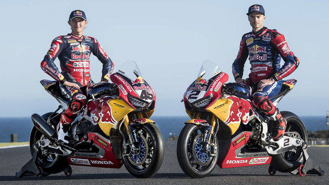 Zwei Honda Fahrer auf WSBK Honda Fireblades.