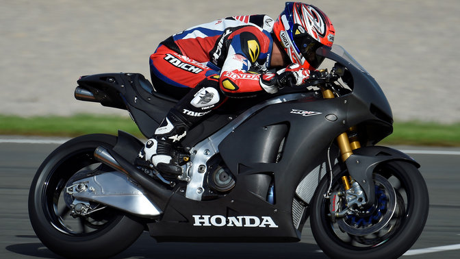 Nahaufnahme der RC213V-S w&auml;hrend der Fahrt