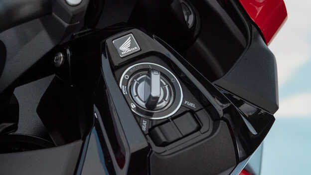 5-Zoll-TFT-Meter, Honda RoadSync und Smart Key