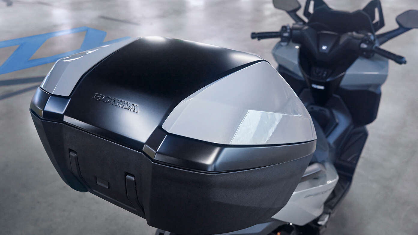 Honda Forza 125, Smart Topcase (45 l).