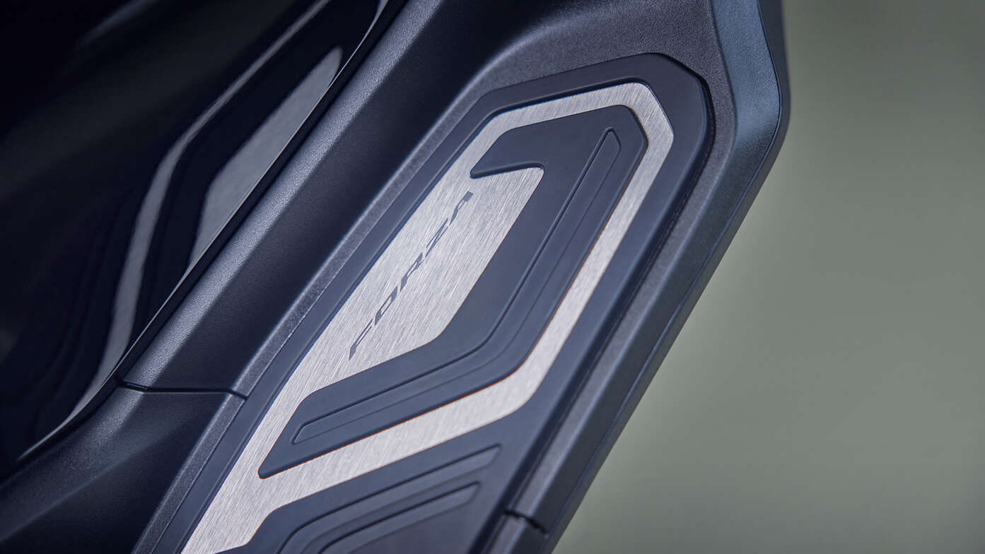 Floor Panel seat