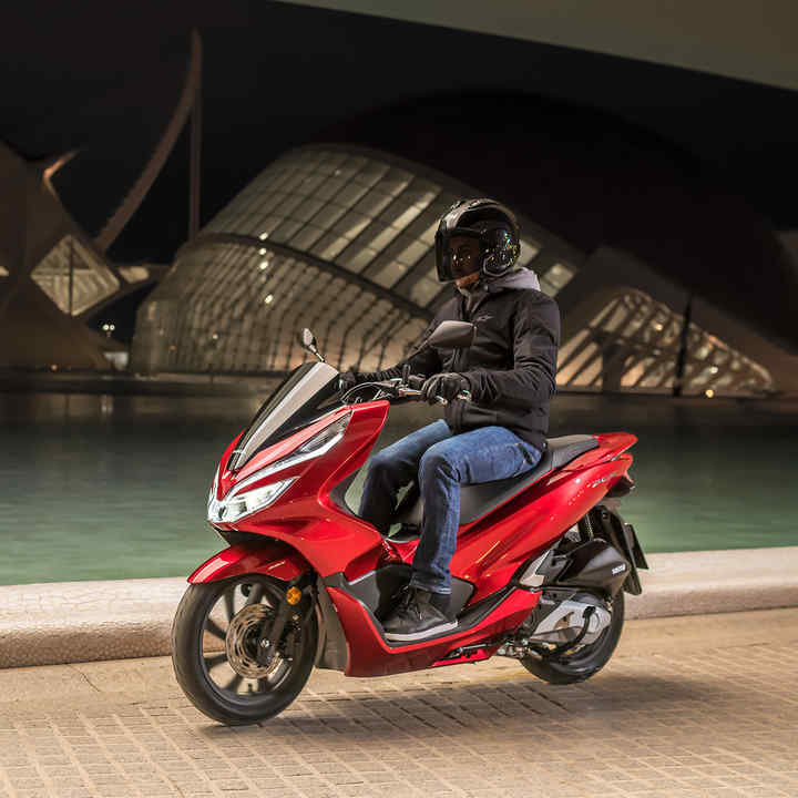 Скутер Honda PCX 2022