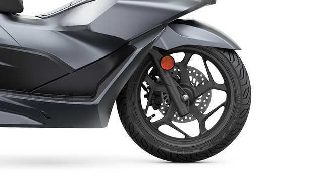 Honda PCX125 - new wheels with wider tires