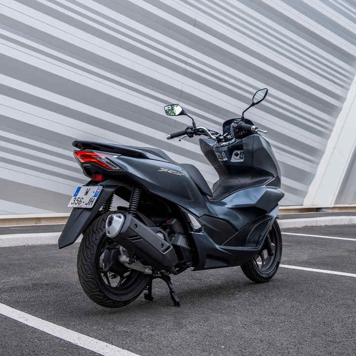 Honda Pcx125 Honda Roller Motorrader 125 Ccm Motorrader Und Roller