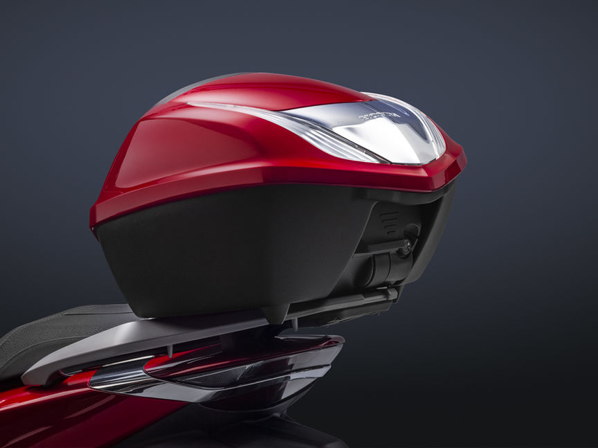 Honda SH150i, Topcase