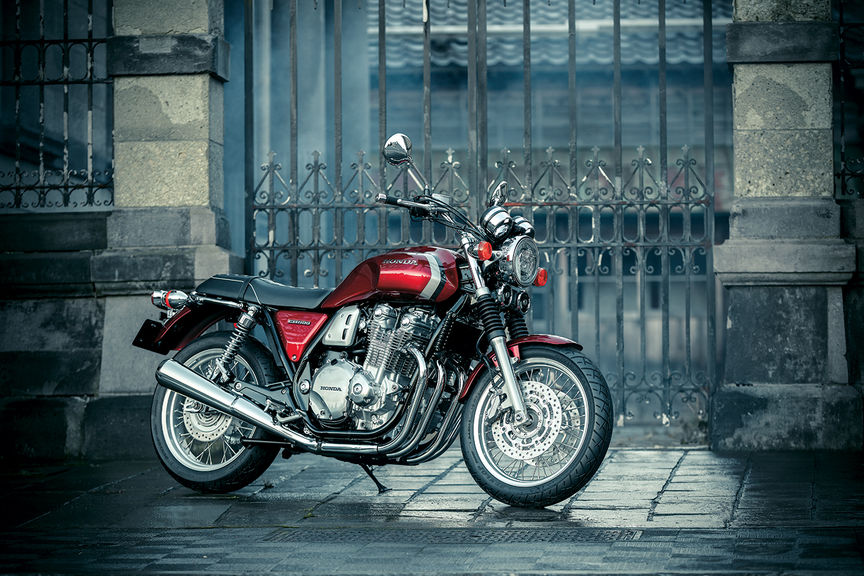 Seitenansicht der CB1100EX.