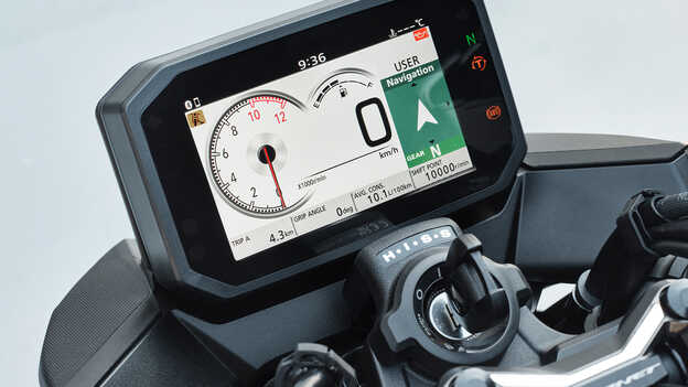 Honda CB750 Hornet, TFT-Display mit Navigation