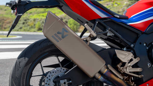 Honda CBR1000RR-R Fireblade with highly efficient lightweight Akrapovic titanium muffler