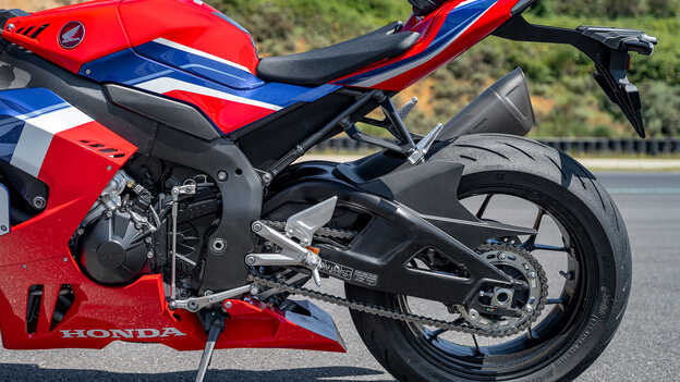 Honda CBR1000RR-R Fireblade with RCV213V-S inspired aluminum swingarm