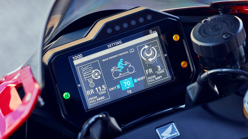 5-Zoll-TFT-Bildschirm mit Fahrmodis, Nahaufnahme.