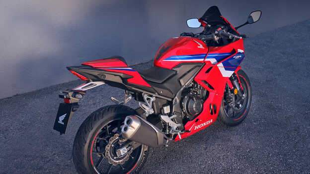 CBR500R, 3/4-Heckansicht mit Motor