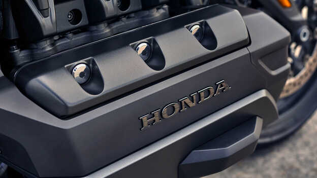 Honda GL1800 Gold Wing, 1.833 cm³, SOHC-Sechszylinder-Boxermotor