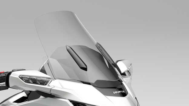 Honda Gold Wing Tour, größerer elektrisch verstellbarer Windschild