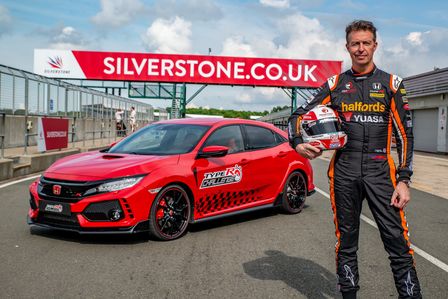 Honda „Type R Challenge“ 2018 Nummer 3: BTCC Legende Matt Neal fährt den dritten Rundenrekord in Silverstone ein