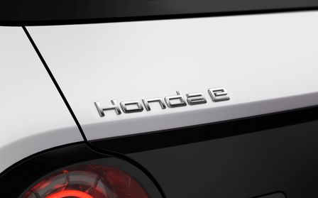 Hondas nächste Schritte der „Electric Vision“: Veröffentlichung des Namens für das kommende Elektrofahrzeug und Bestätigung des Hybridantriebs für den neuen Jazz