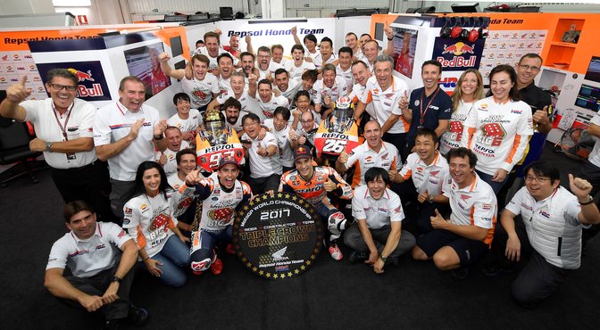 Das Repsol Honda Team sichert sich den Dreifach-Titel