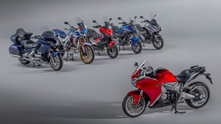 Hondas einzigartige DCT-Technologie für Motorräder feiert 10-Jahre Produktionsjubiläum